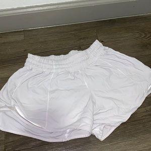 White lulu lemon shorts size 4—4 inch!